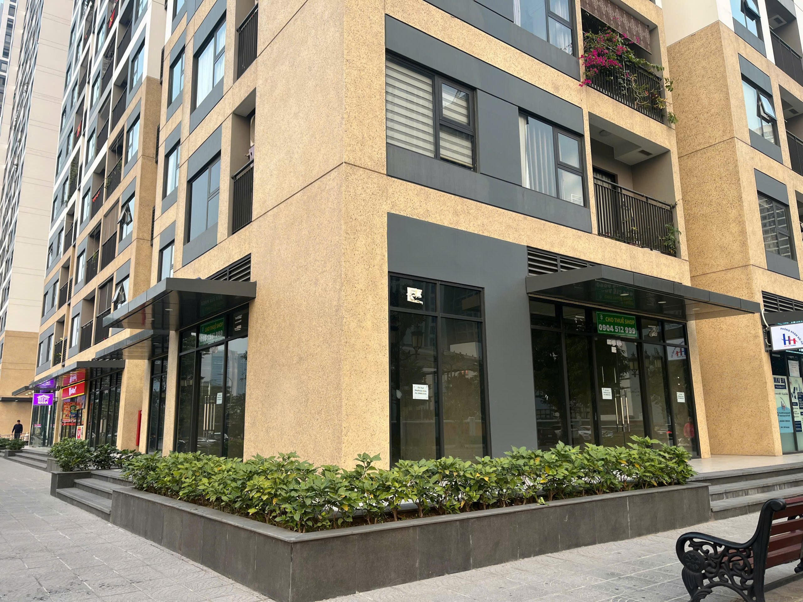 shop-chan-de-tai-sakura-vinhomes-smart-city