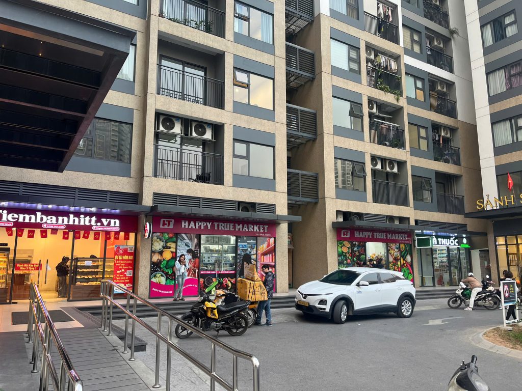 cac-shop-mat-sanh-cua-toa-chung-cu-smart-city