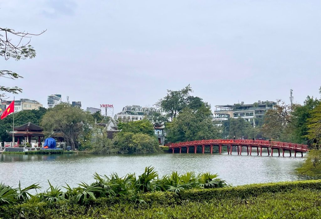 dua-ha-noi-tro-thanh-do-thi-toan-cau-nhung-van-giu-duoc-“linh-hon”-van-hien